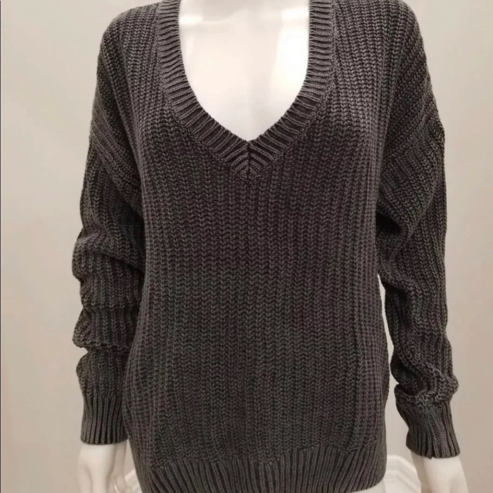 VS Pink V-neck sweater